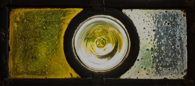 Bulls eye window